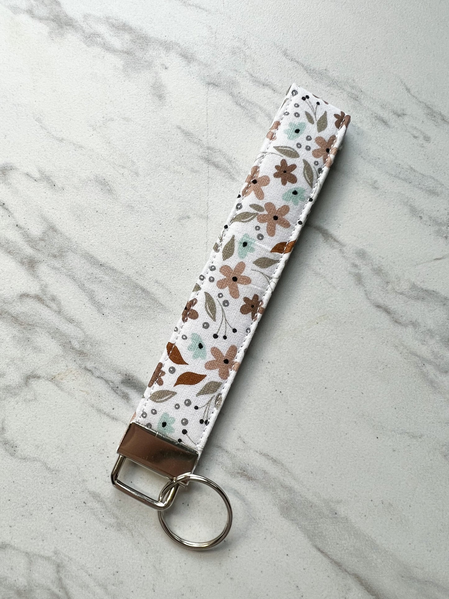 White Dainty Floral Key Wristlet