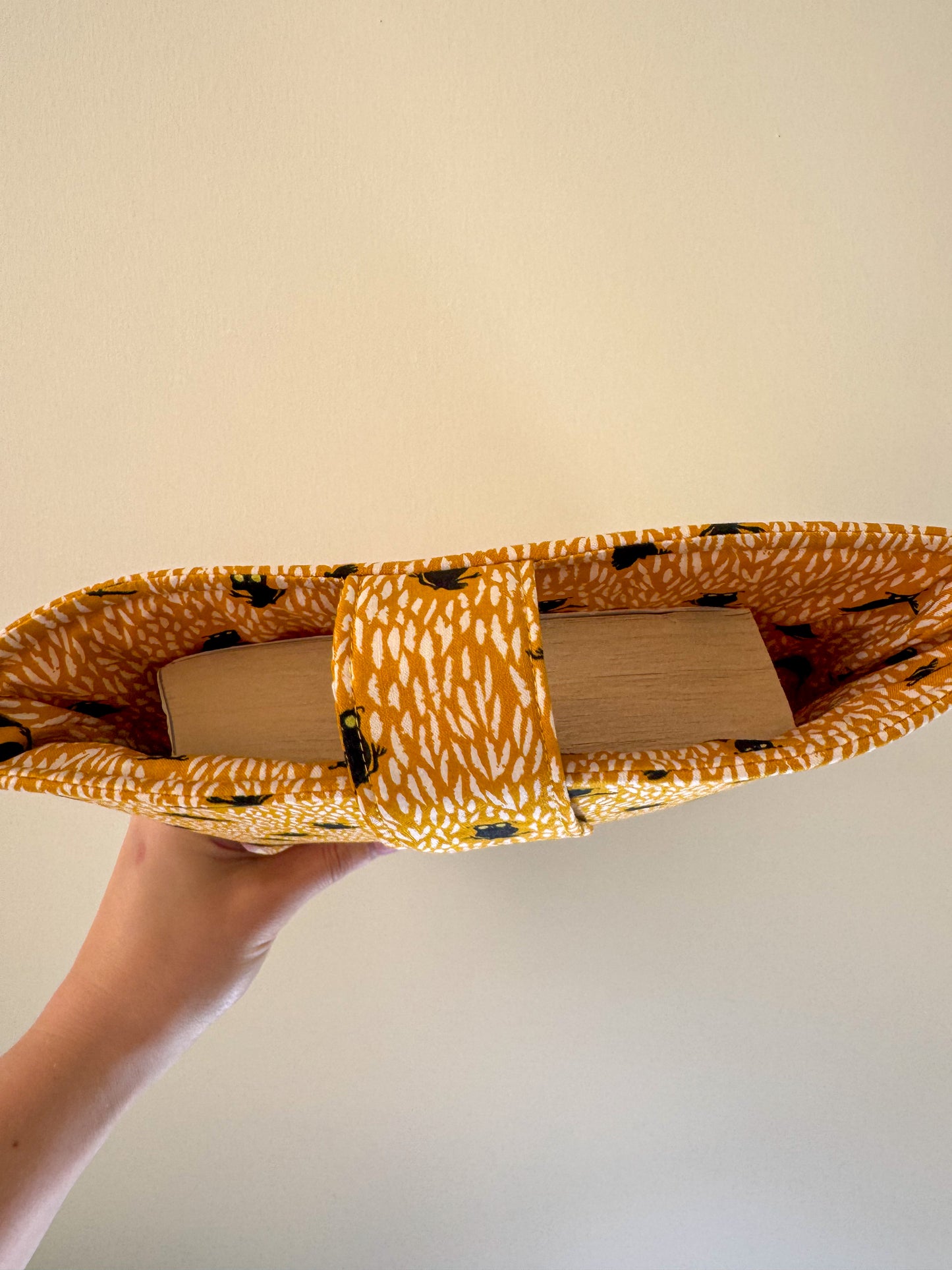 GLOW: Yellow Owl Book Sleeve